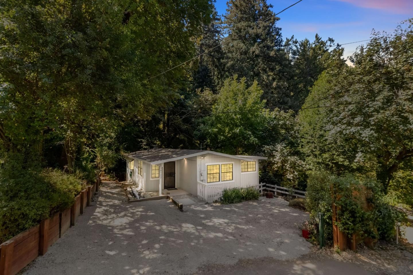 Detail Gallery Image 6 of 56 For 18122 Virginia Dr, Los Gatos,  CA 95033 - 2 Beds | 1 Baths