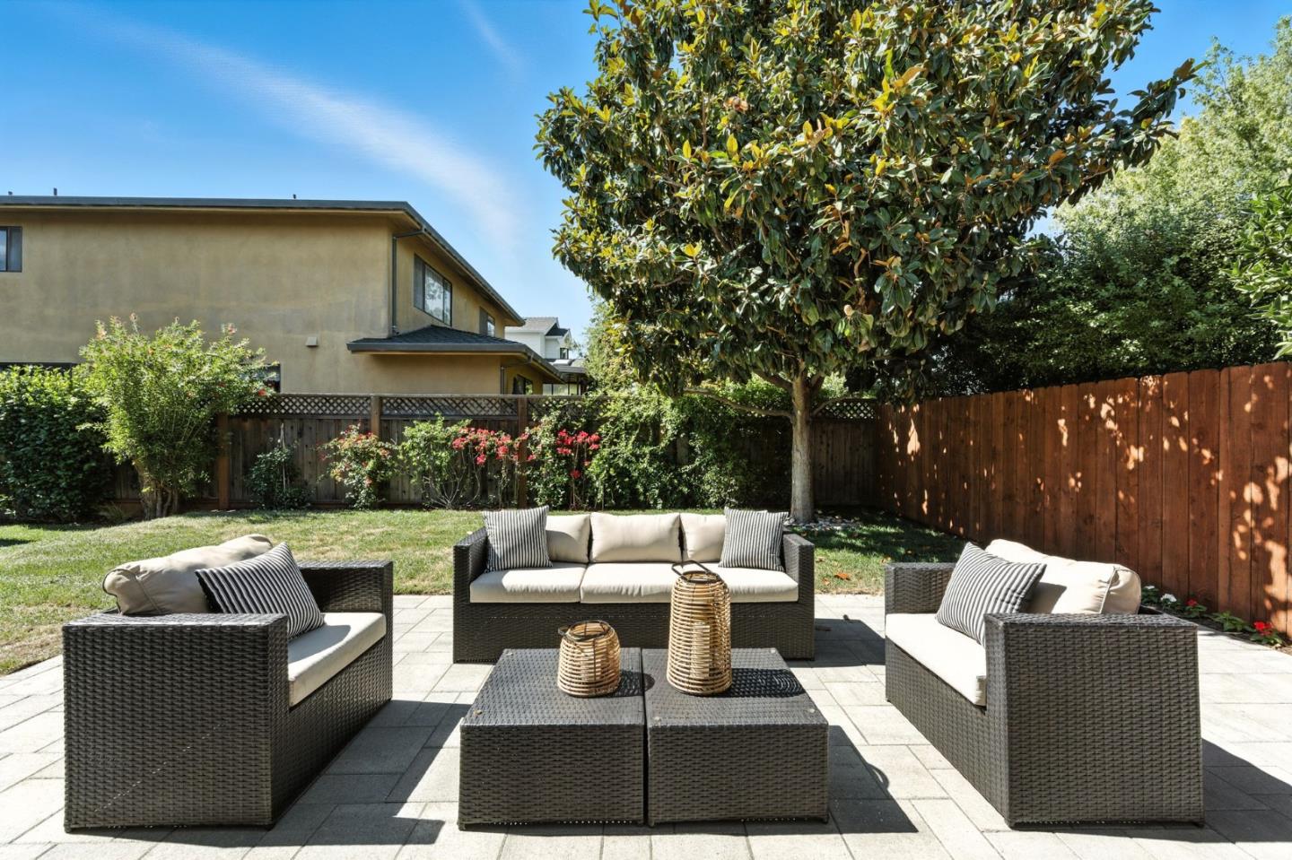 Detail Gallery Image 10 of 12 For 2130 Belmont Ave, San Carlos,  CA 94070 - 4 Beds | 3 Baths