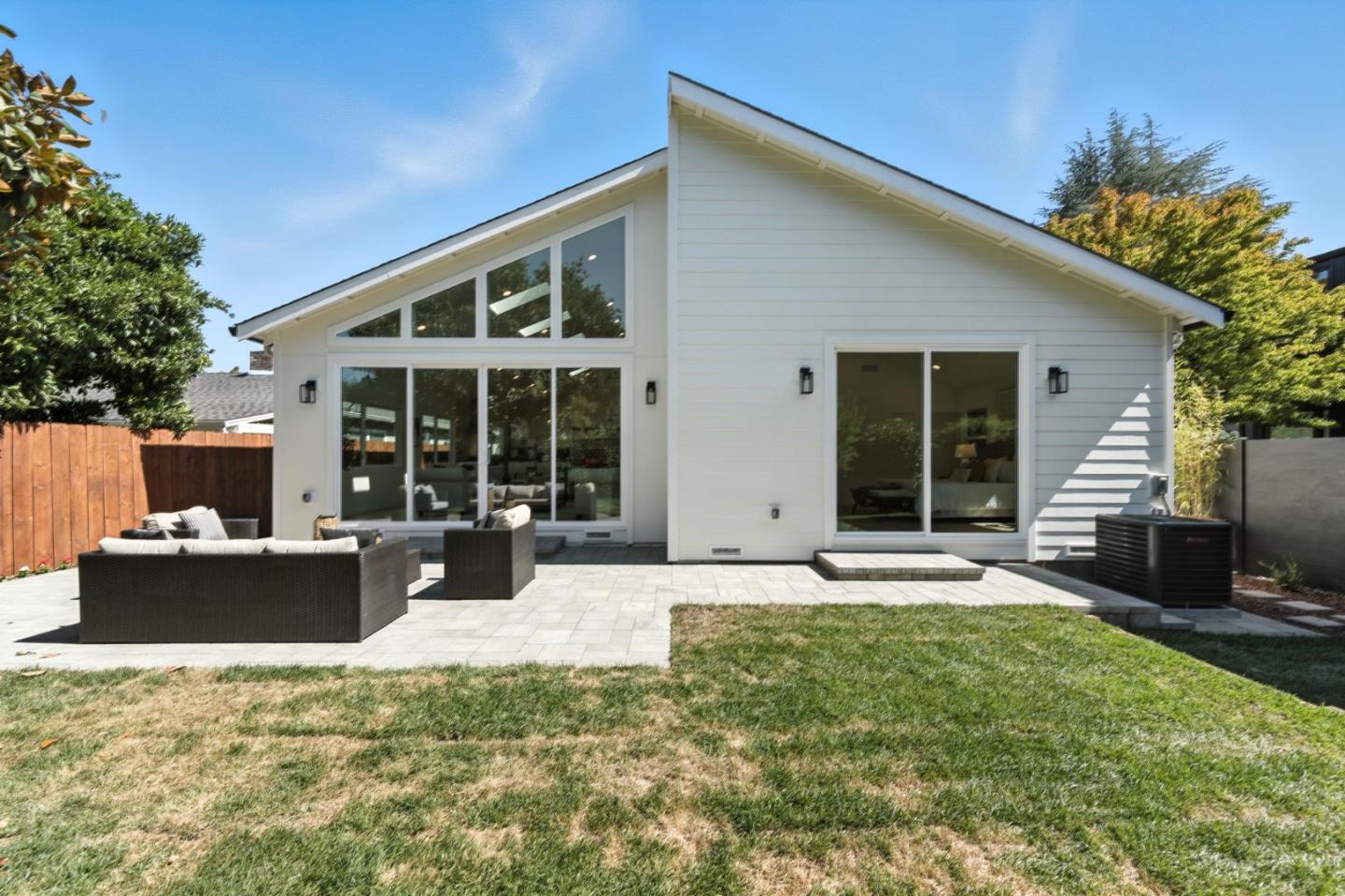 Detail Gallery Image 12 of 12 For 2130 Belmont Ave, San Carlos,  CA 94070 - 4 Beds | 3 Baths