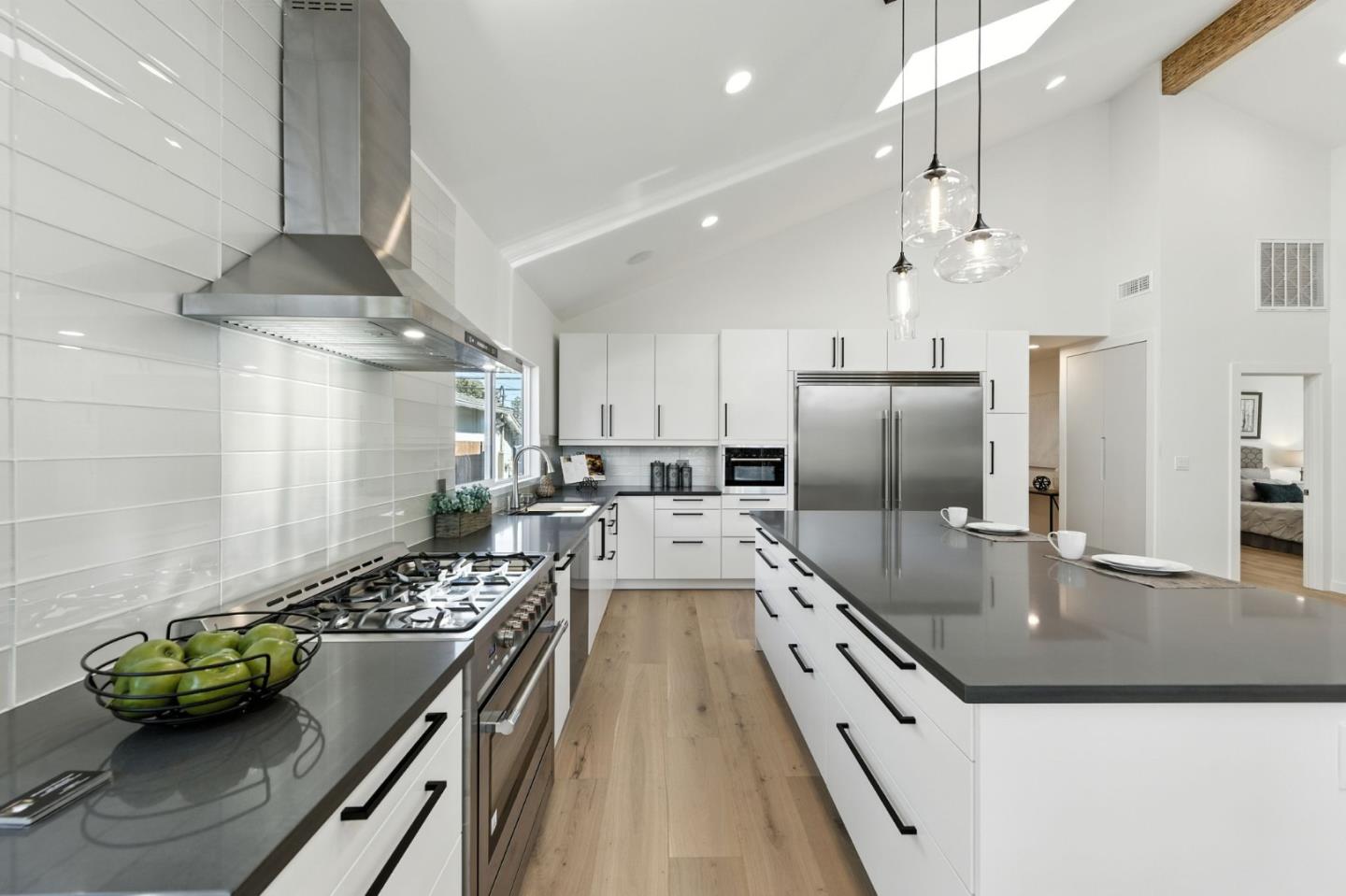 Detail Gallery Image 6 of 12 For 2130 Belmont Ave, San Carlos,  CA 94070 - 4 Beds | 3 Baths