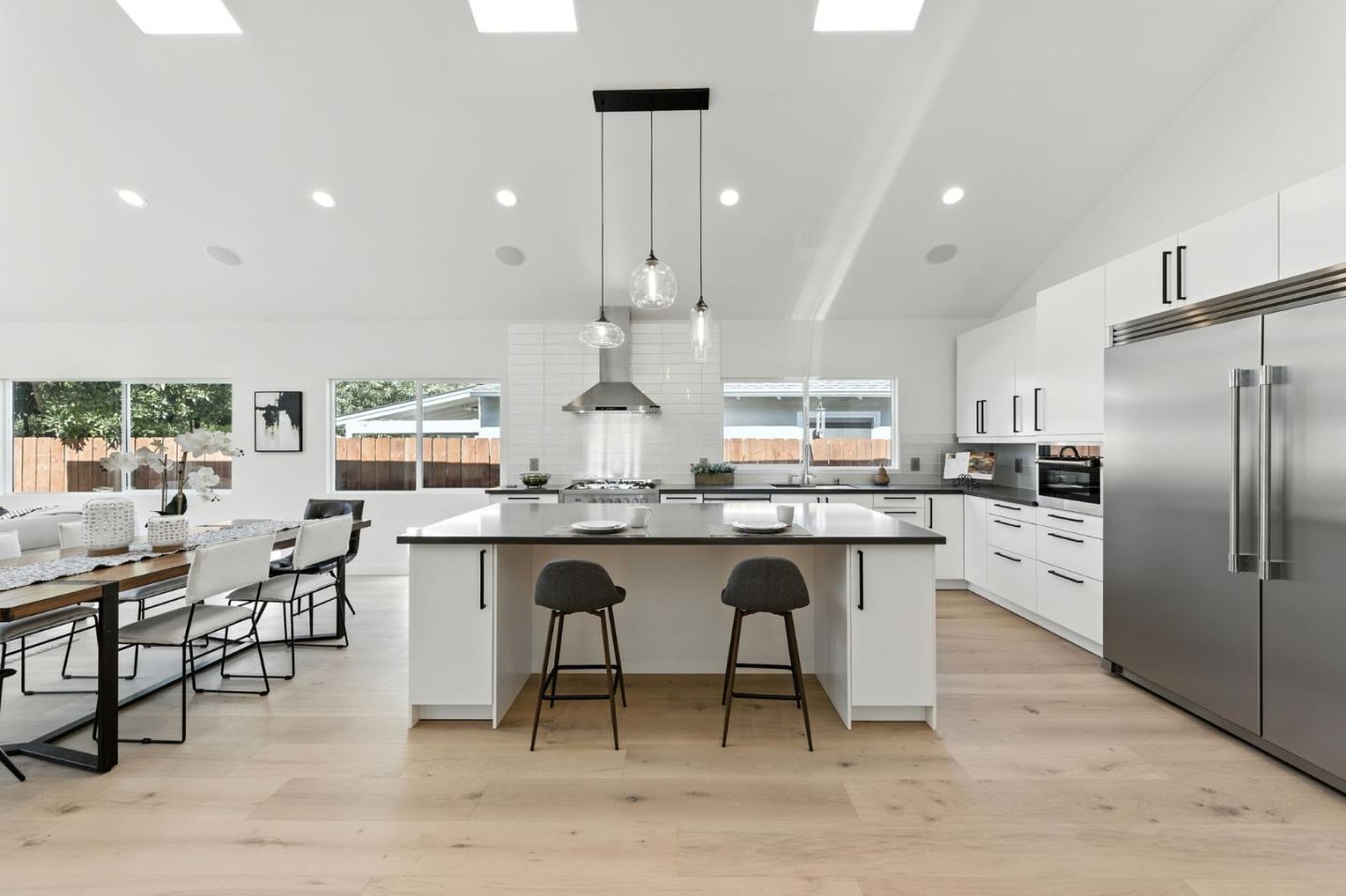 Detail Gallery Image 8 of 12 For 2130 Belmont Ave, San Carlos,  CA 94070 - 4 Beds | 3 Baths