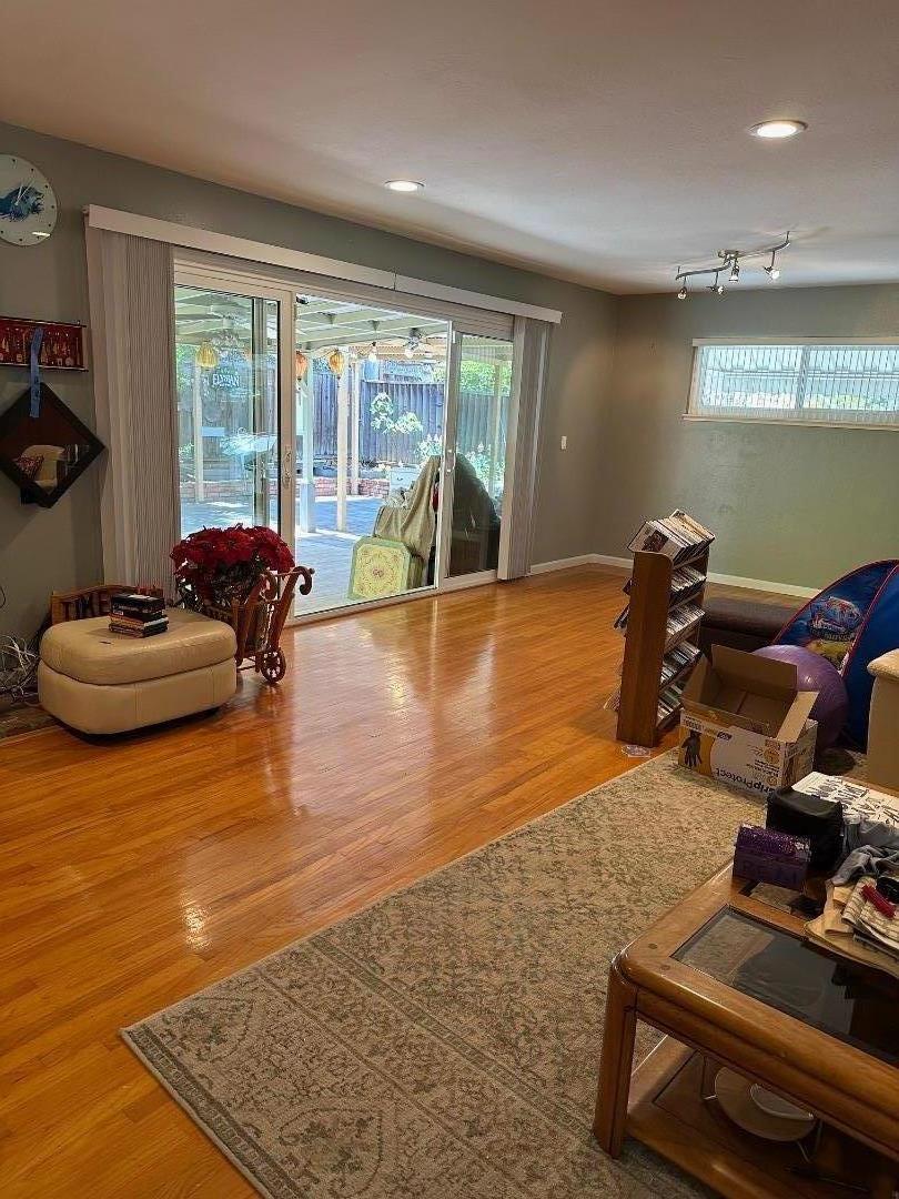 Detail Gallery Image 1 of 35 For 1014 W Homestead Rd, Sunnyvale,  CA 94087 - 3 Beds | 2 Baths