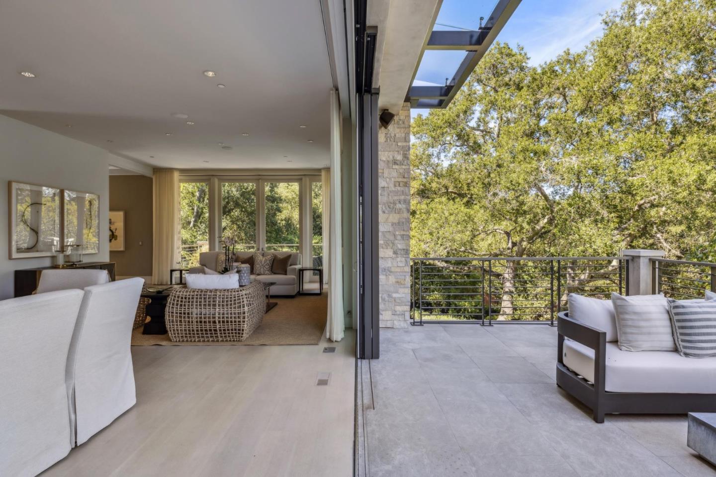 Detail Gallery Image 14 of 60 For 1 Tallwood Ct, Atherton,  CA 94027 - 6 Beds | 6/3 Baths