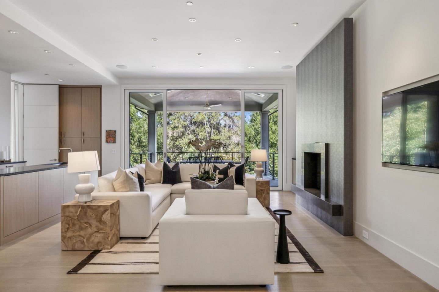Detail Gallery Image 16 of 60 For 1 Tallwood Ct, Atherton,  CA 94027 - 6 Beds | 6/3 Baths