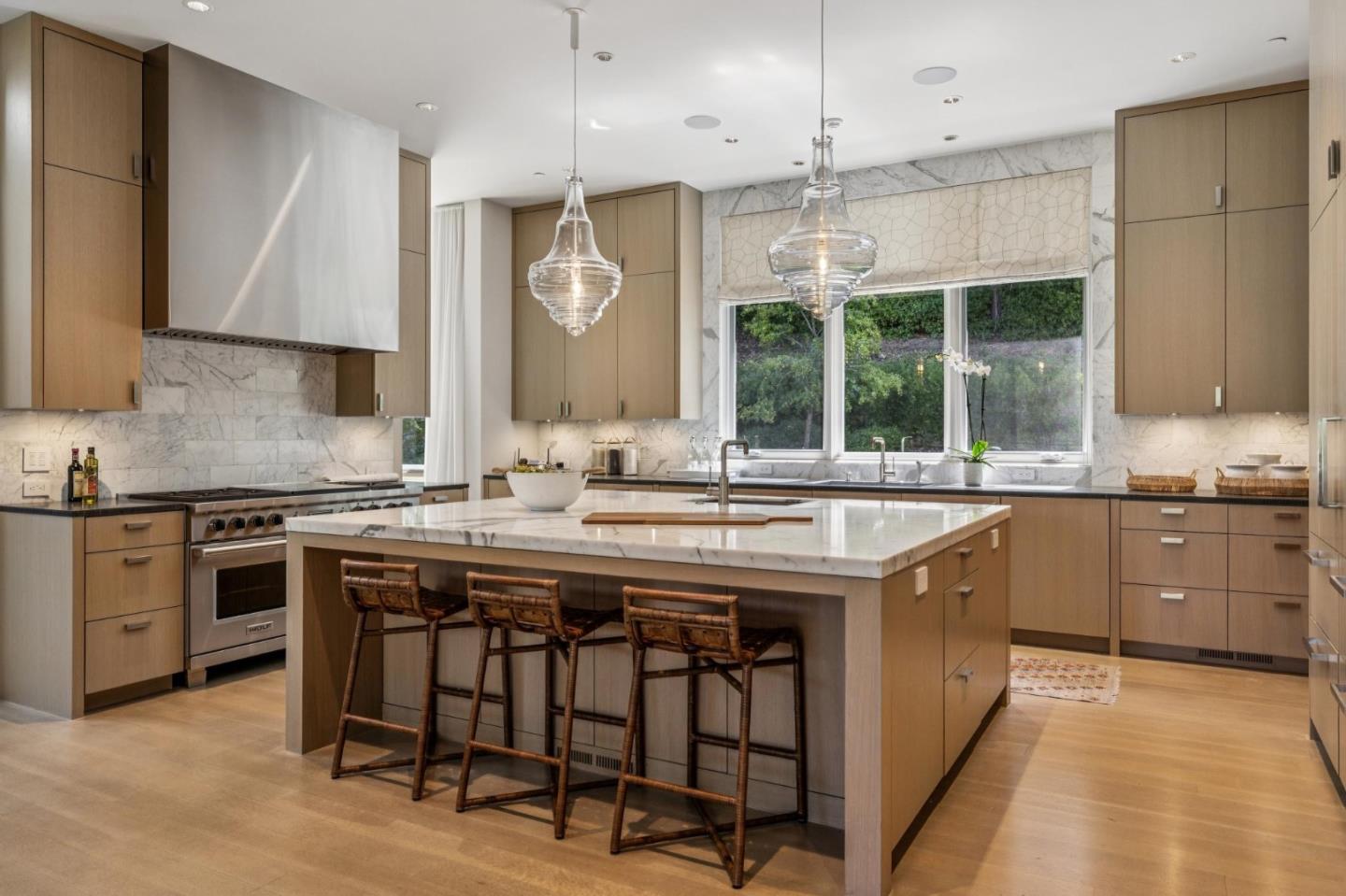 Detail Gallery Image 18 of 60 For 1 Tallwood Ct, Atherton,  CA 94027 - 6 Beds | 6/3 Baths