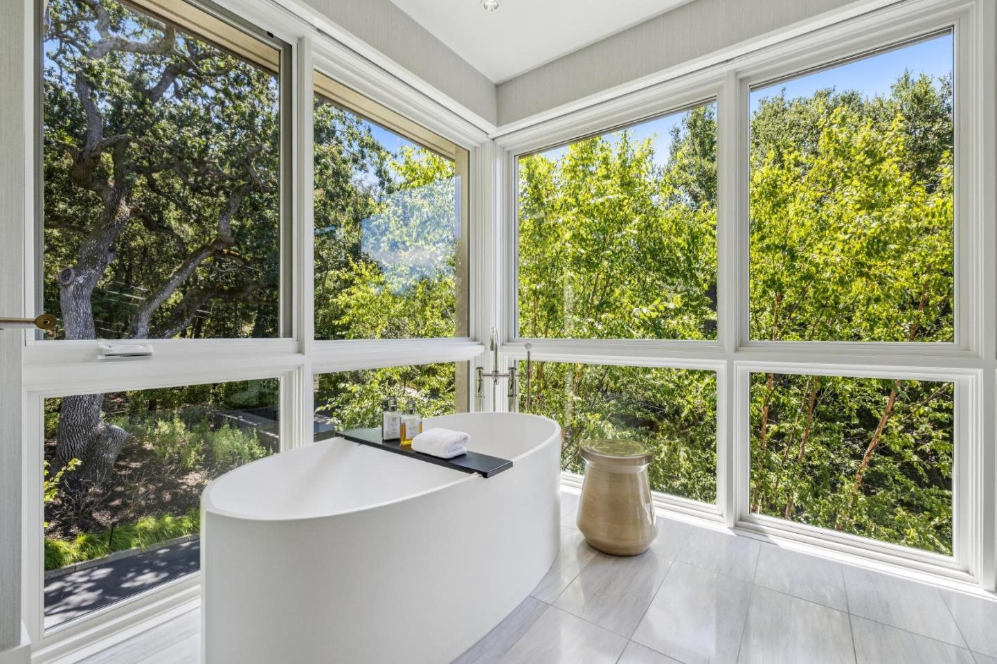 Detail Gallery Image 27 of 60 For 1 Tallwood Ct, Atherton,  CA 94027 - 6 Beds | 6/3 Baths