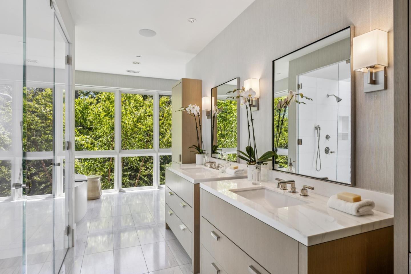 Detail Gallery Image 29 of 60 For 1 Tallwood Ct, Atherton,  CA 94027 - 6 Beds | 6/3 Baths