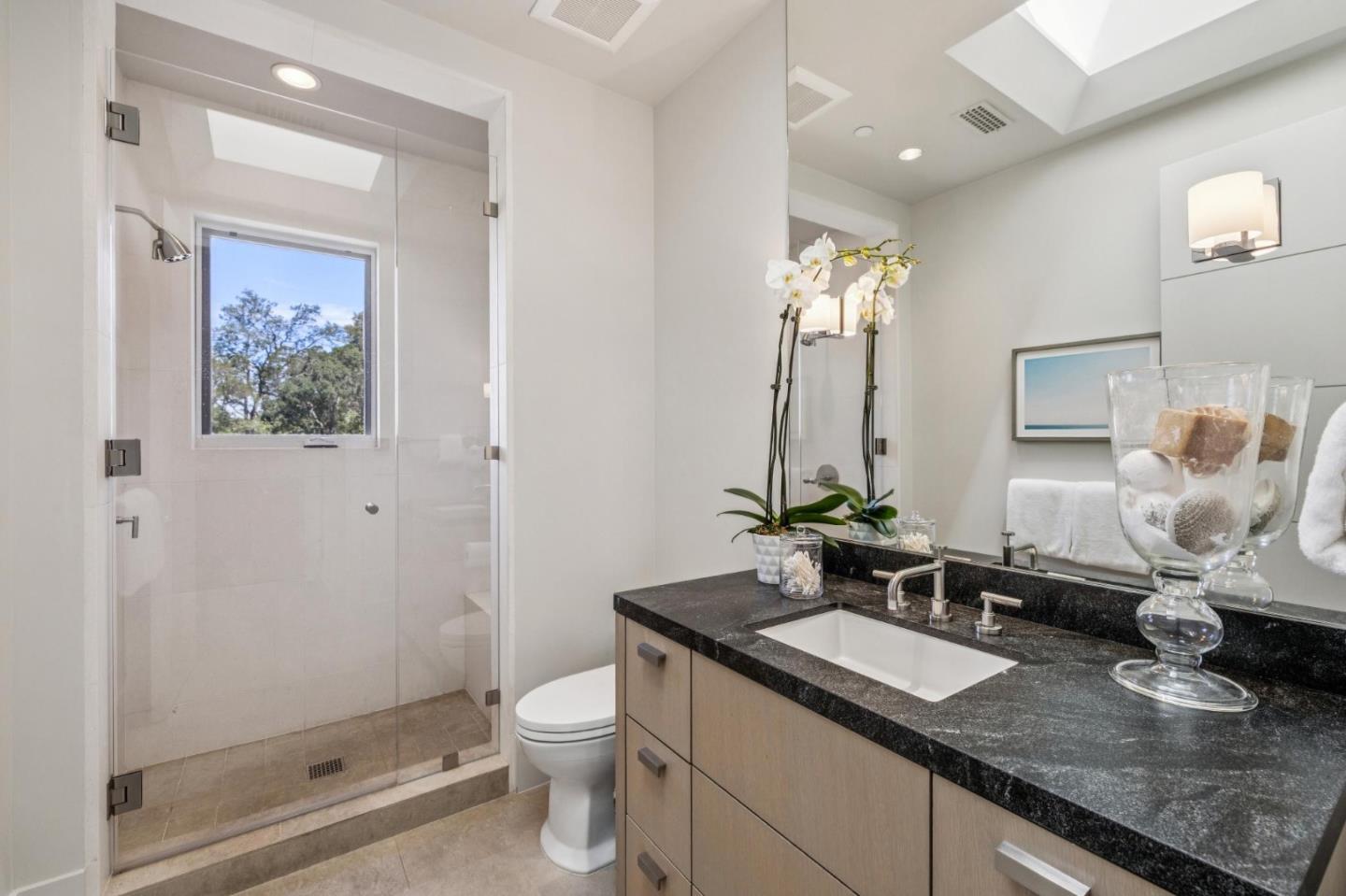 Detail Gallery Image 34 of 60 For 1 Tallwood Ct, Atherton,  CA 94027 - 6 Beds | 6/3 Baths