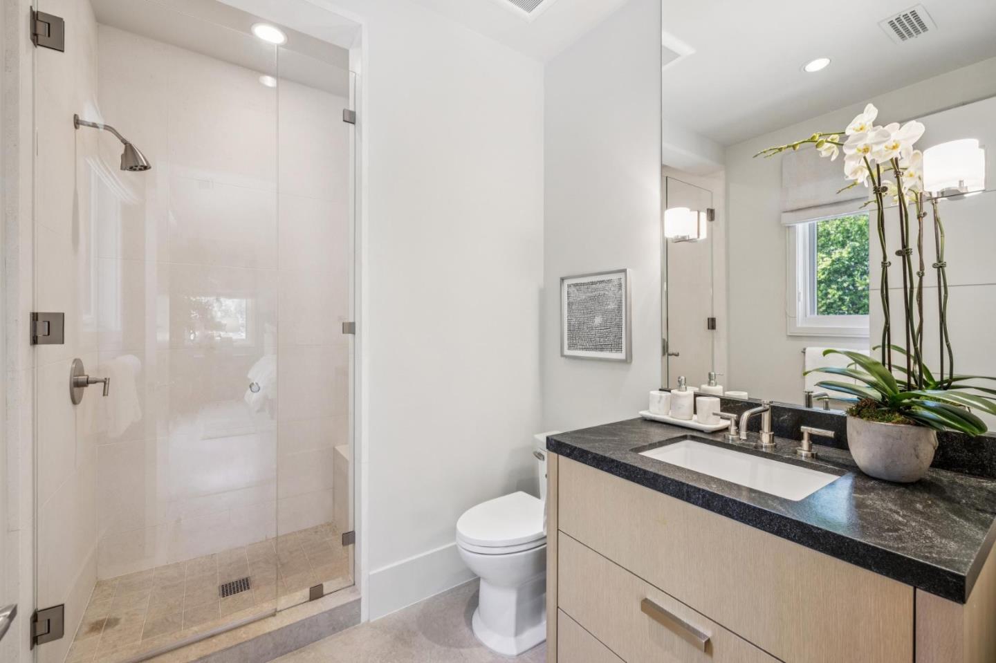 Detail Gallery Image 36 of 60 For 1 Tallwood Ct, Atherton,  CA 94027 - 6 Beds | 6/3 Baths