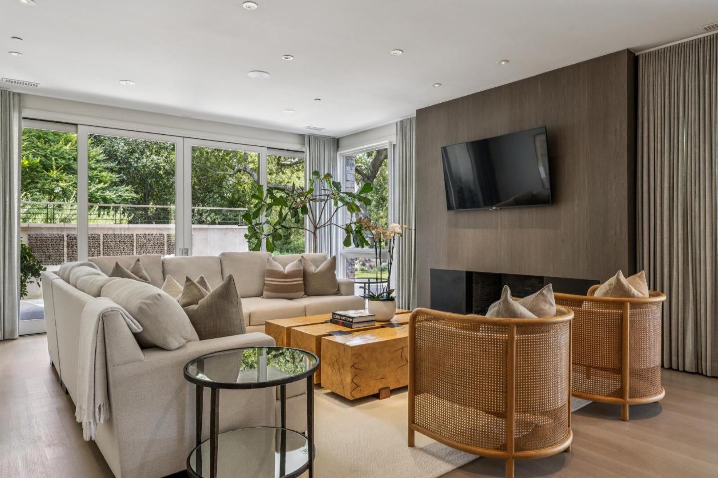 Detail Gallery Image 40 of 60 For 1 Tallwood Ct, Atherton,  CA 94027 - 6 Beds | 6/3 Baths
