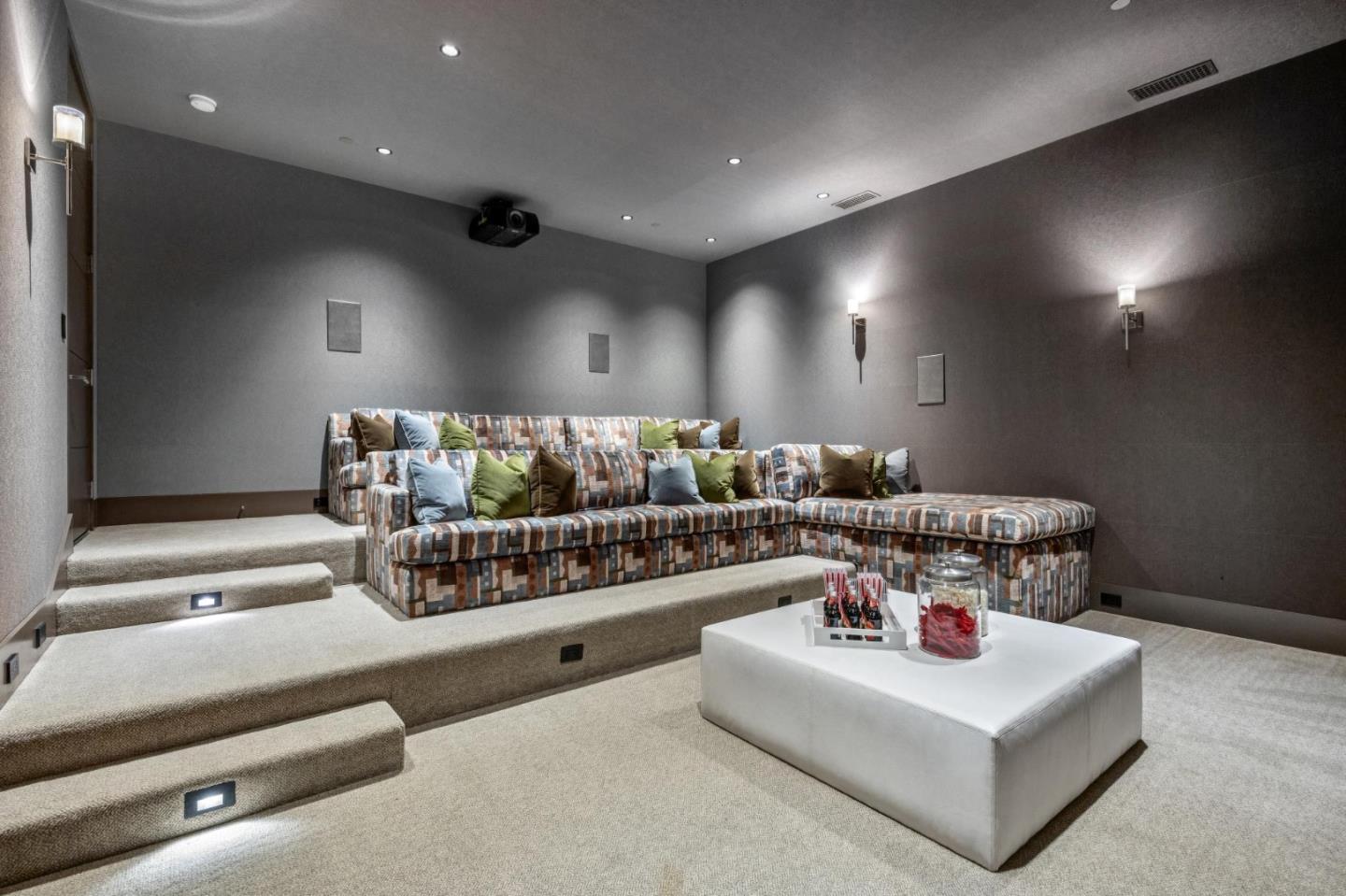 Detail Gallery Image 44 of 60 For 1 Tallwood Ct, Atherton,  CA 94027 - 6 Beds | 6/3 Baths