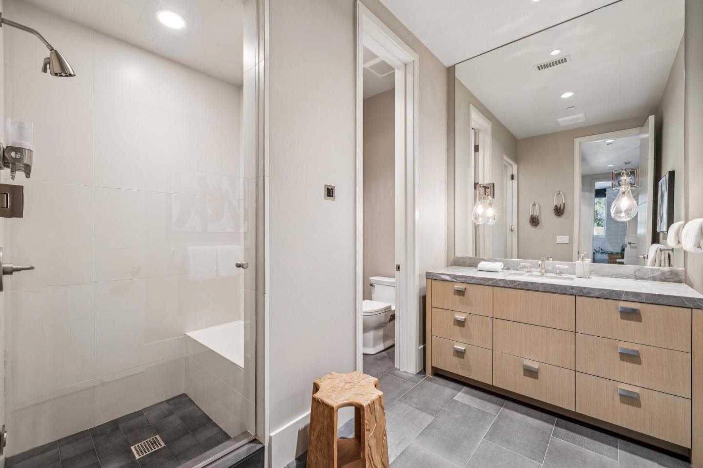 Detail Gallery Image 48 of 60 For 1 Tallwood Ct, Atherton,  CA 94027 - 6 Beds | 6/3 Baths
