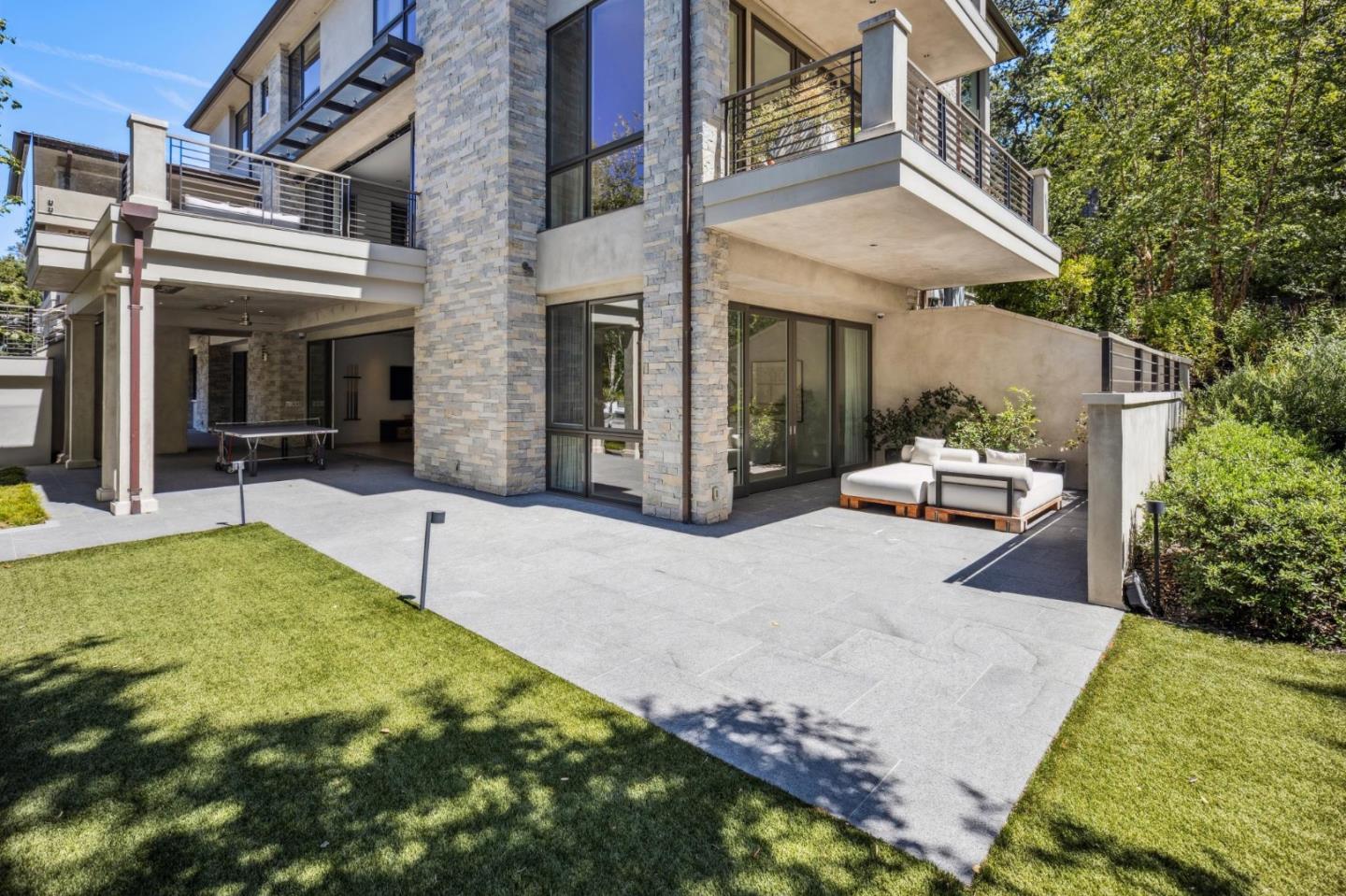 Detail Gallery Image 53 of 60 For 1 Tallwood Ct, Atherton,  CA 94027 - 6 Beds | 6/3 Baths