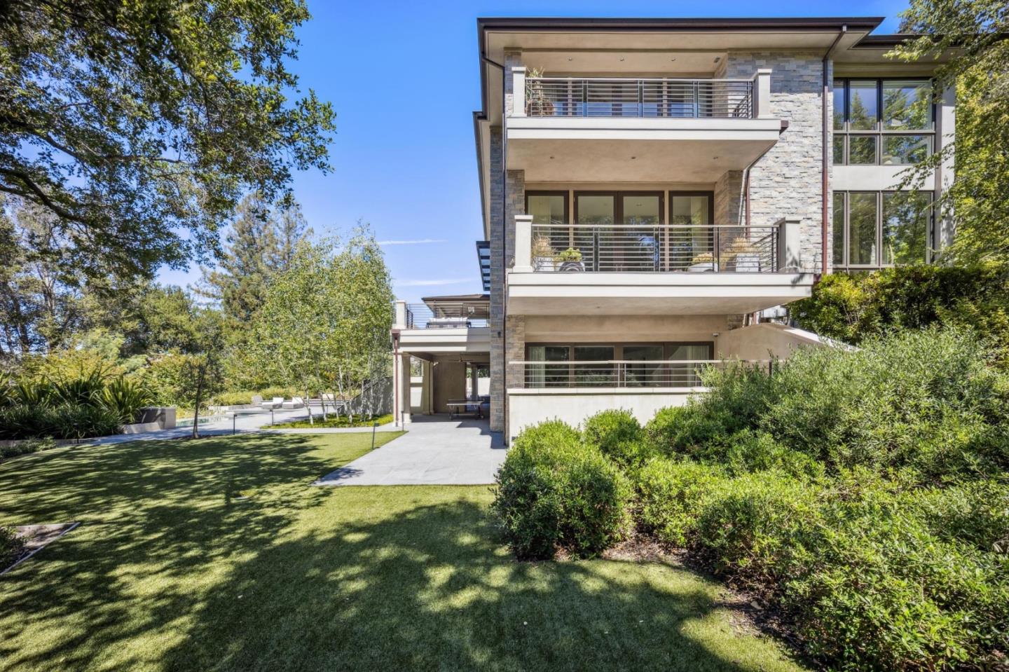 Detail Gallery Image 54 of 60 For 1 Tallwood Ct, Atherton,  CA 94027 - 6 Beds | 6/3 Baths