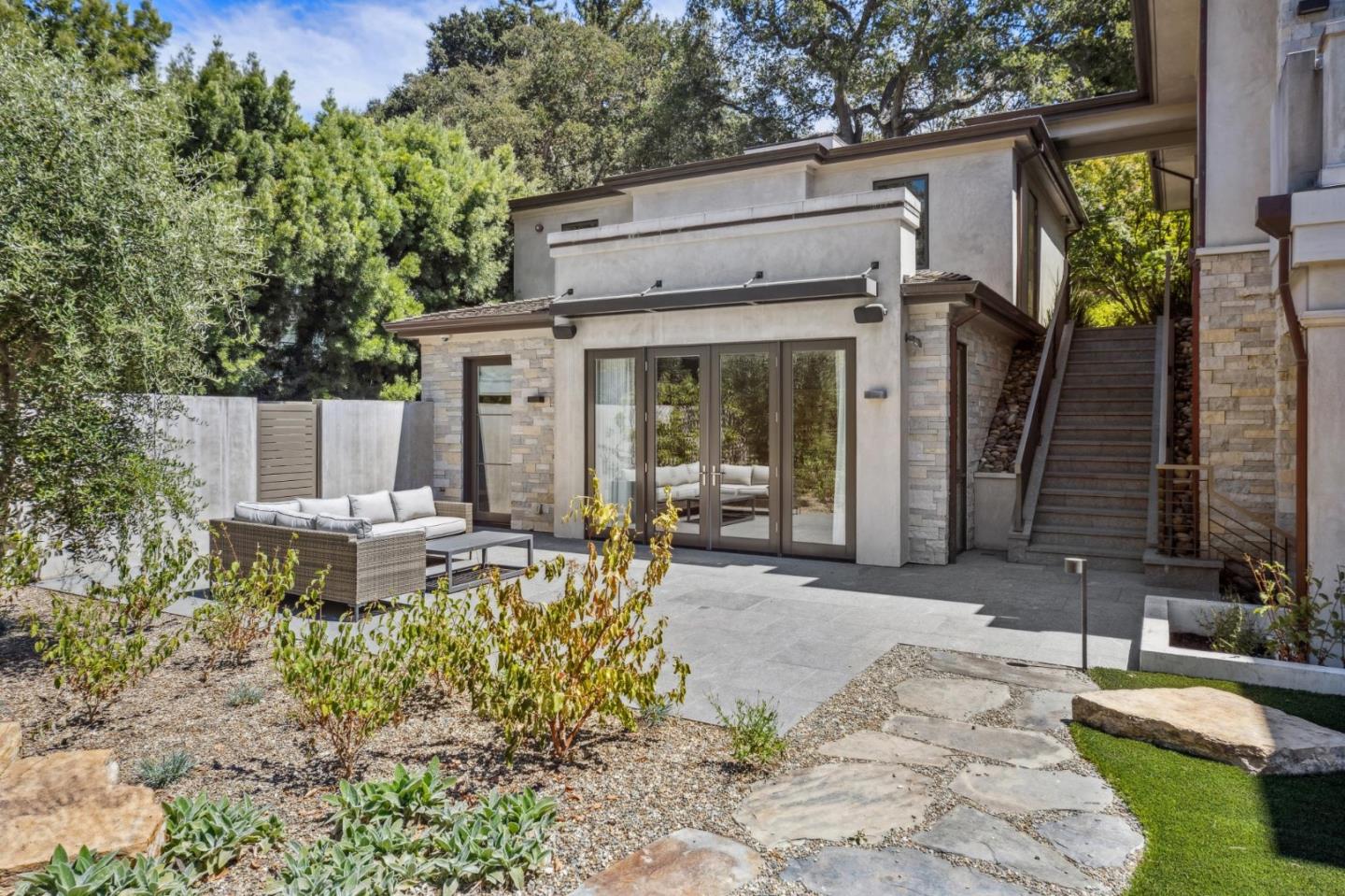 Detail Gallery Image 56 of 60 For 1 Tallwood Ct, Atherton,  CA 94027 - 6 Beds | 6/3 Baths