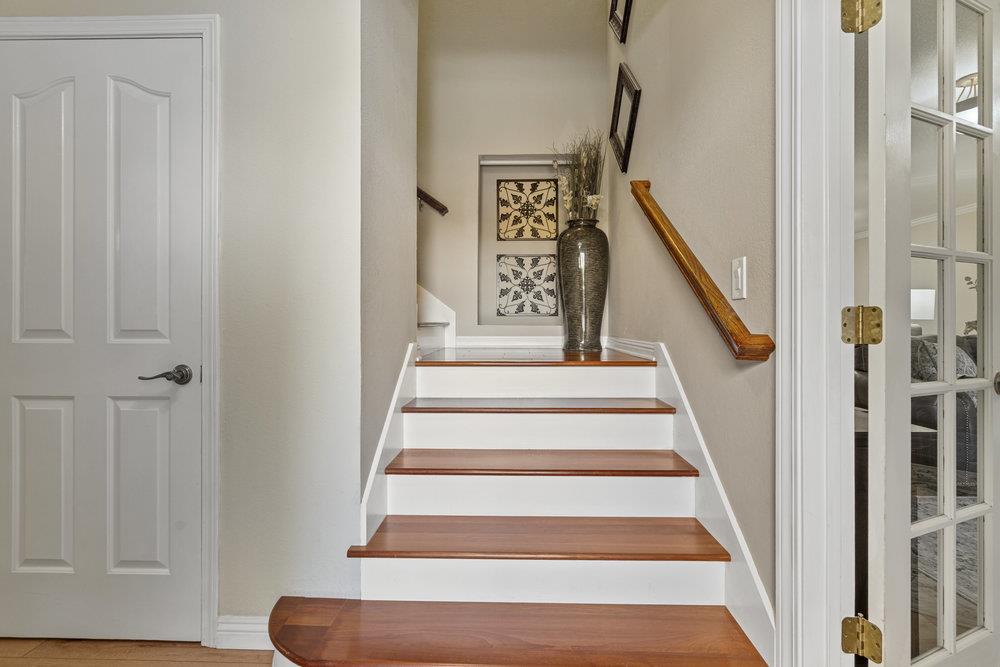 Detail Gallery Image 10 of 87 For 6490 Kings Pl, Gilroy,  CA 95020 - 5 Beds | 2/1 Baths