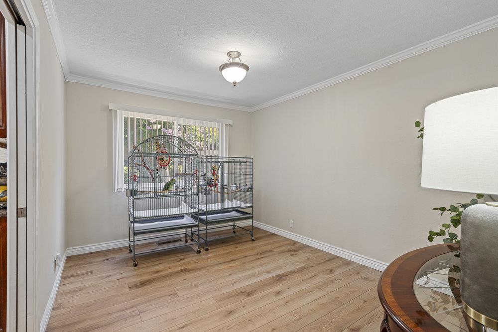 Detail Gallery Image 15 of 87 For 6490 Kings Pl, Gilroy,  CA 95020 - 5 Beds | 2/1 Baths