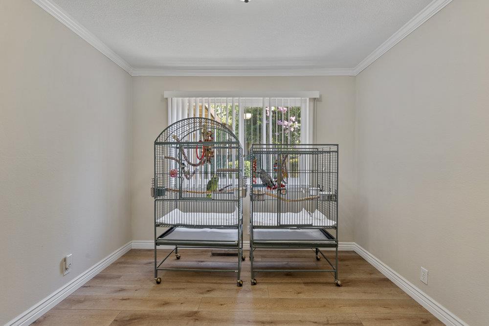 Detail Gallery Image 16 of 87 For 6490 Kings Pl, Gilroy,  CA 95020 - 5 Beds | 2/1 Baths