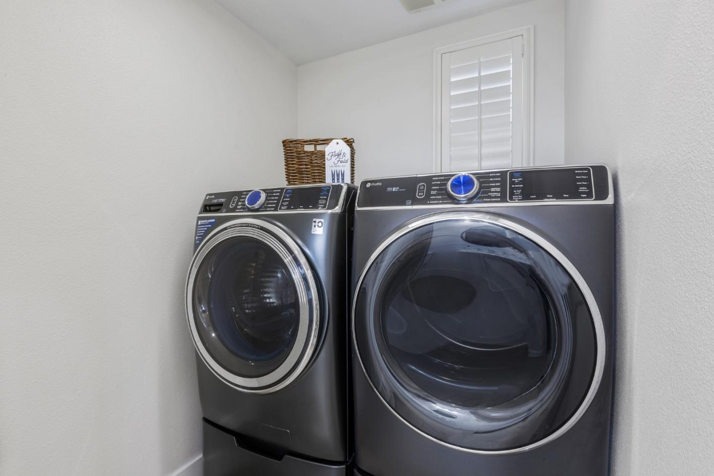 Detail Gallery Image 14 of 57 For 127 Muller Pl, San Jose,  CA 95126 - 3 Beds | 3/1 Baths