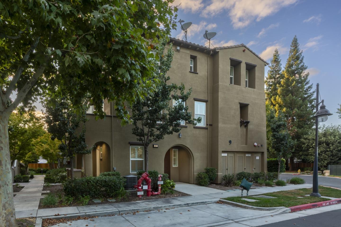 Detail Gallery Image 33 of 57 For 127 Muller Pl, San Jose,  CA 95126 - 3 Beds | 3/1 Baths