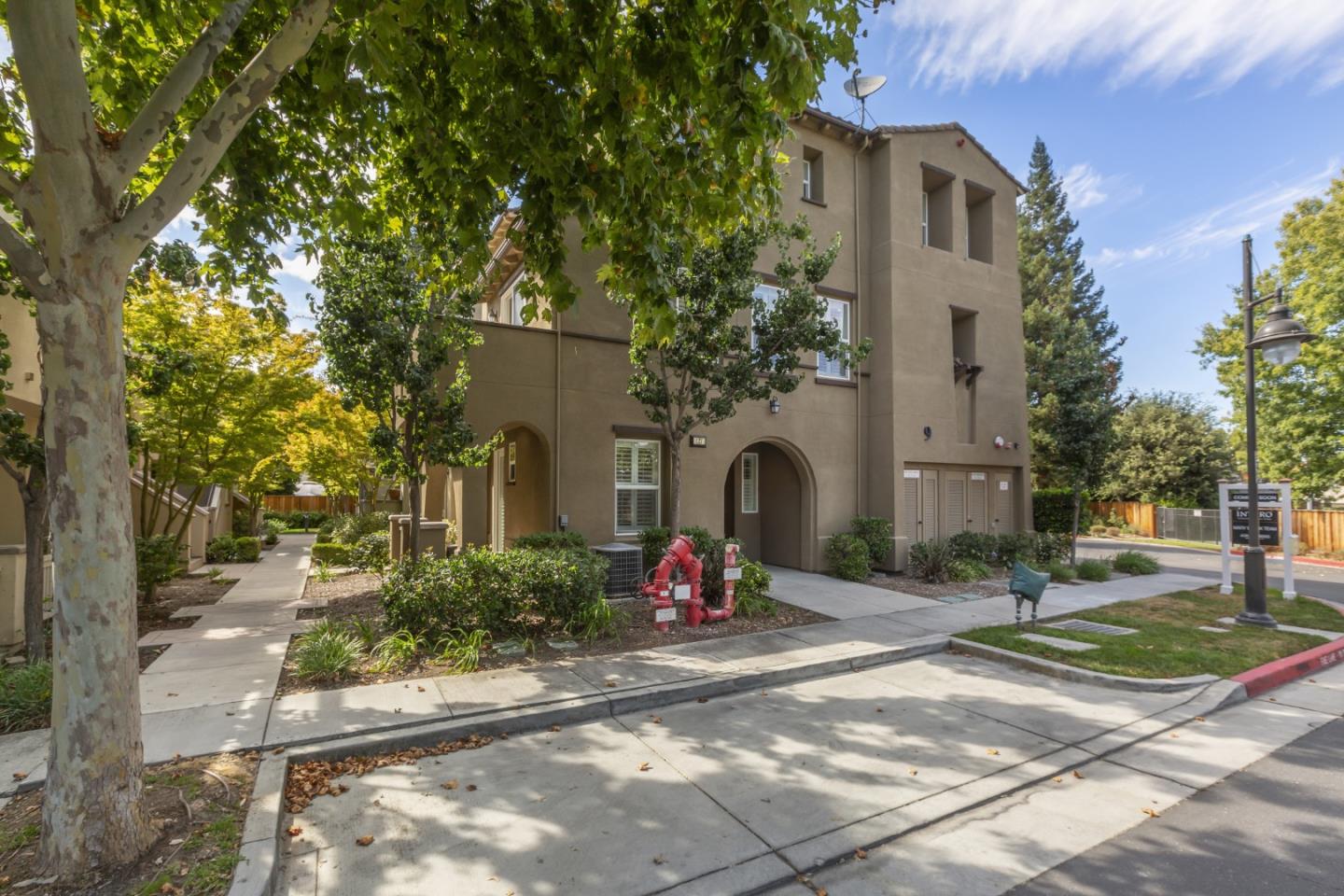 Detail Gallery Image 37 of 57 For 127 Muller Pl, San Jose,  CA 95126 - 3 Beds | 3/1 Baths