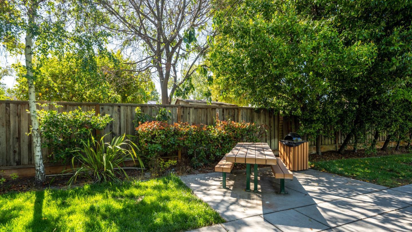 Detail Gallery Image 44 of 57 For 127 Muller Pl, San Jose,  CA 95126 - 3 Beds | 3/1 Baths