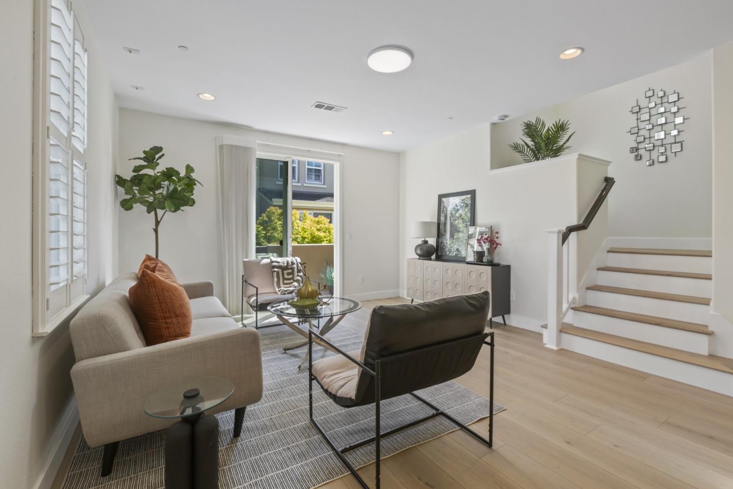 Detail Gallery Image 6 of 57 For 127 Muller Pl, San Jose,  CA 95126 - 3 Beds | 3/1 Baths