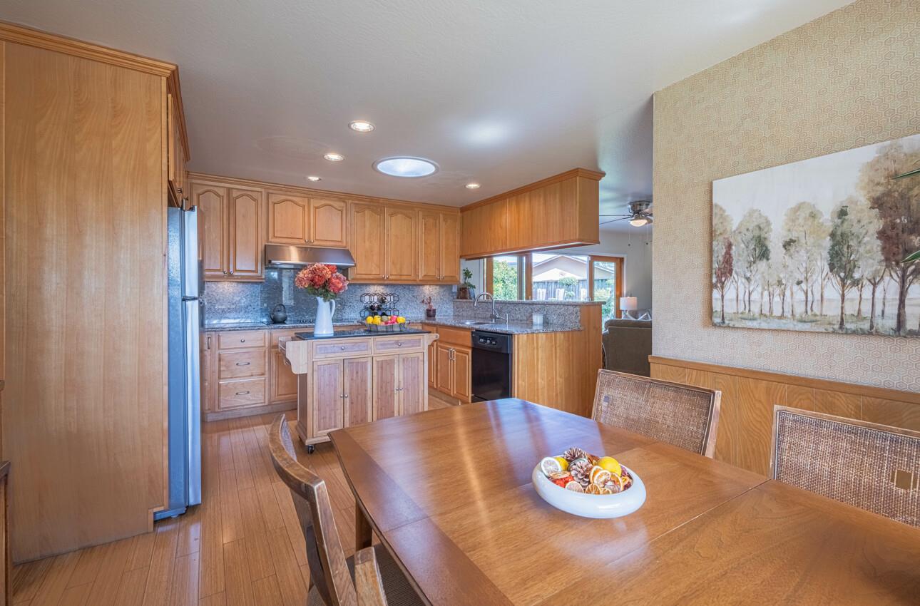 Detail Gallery Image 10 of 47 For 17 San Marcos Ct, Salinas,  CA 93901 - 3 Beds | 2 Baths