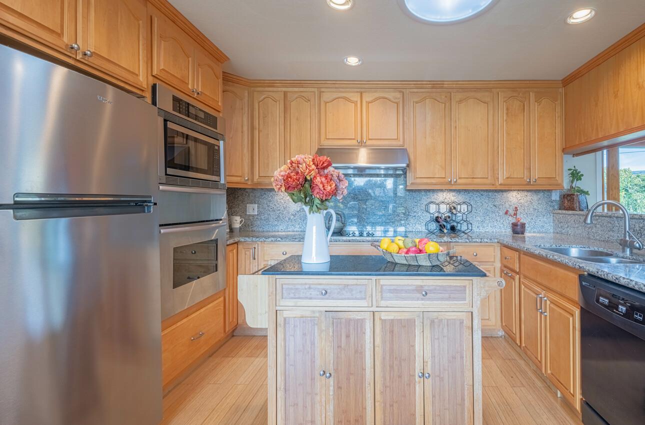 Detail Gallery Image 11 of 47 For 17 San Marcos Ct, Salinas,  CA 93901 - 3 Beds | 2 Baths