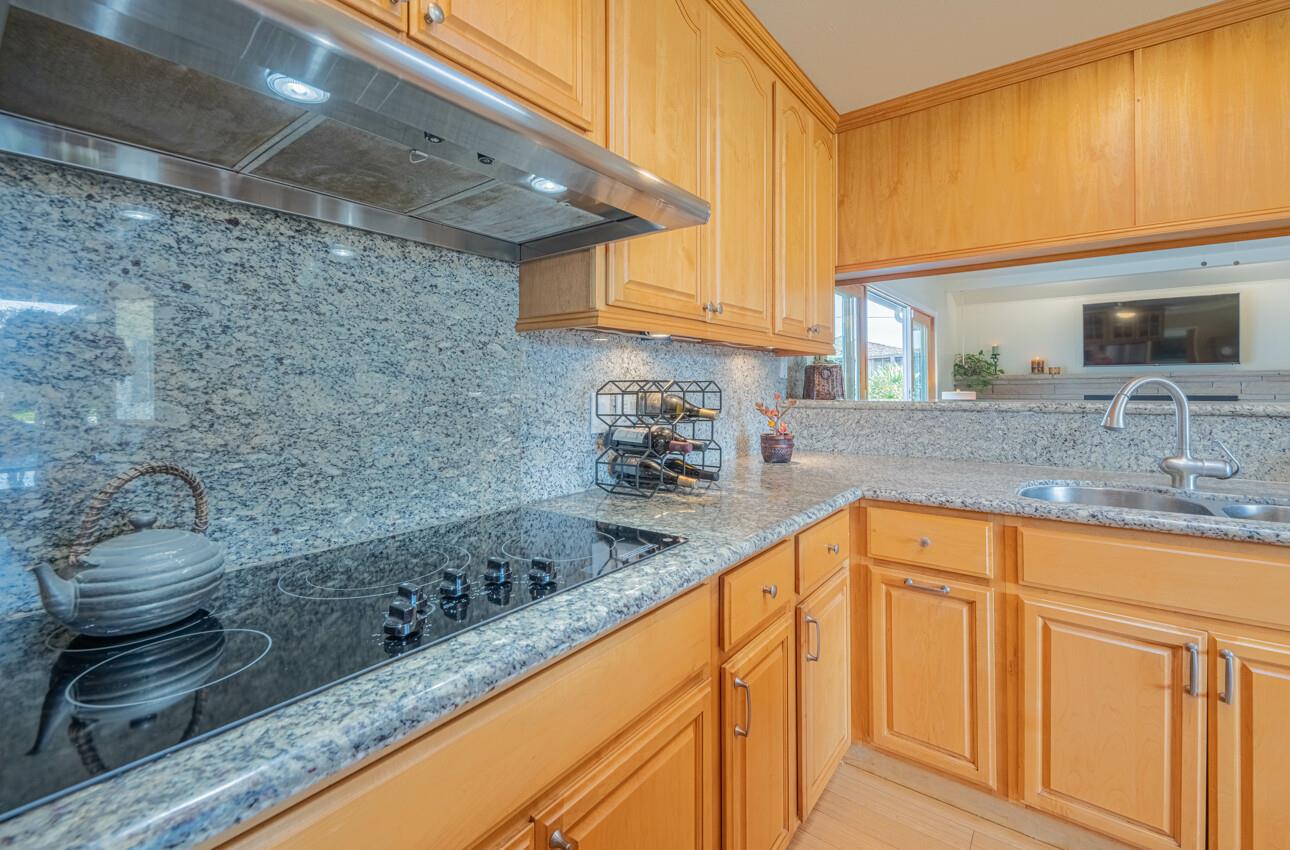 Detail Gallery Image 12 of 47 For 17 San Marcos Ct, Salinas,  CA 93901 - 3 Beds | 2 Baths