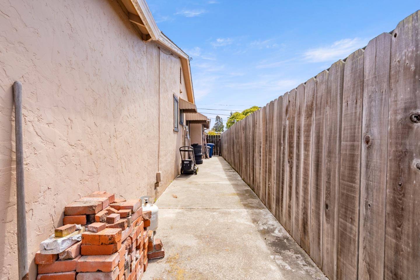 Detail Gallery Image 14 of 79 For 26147 Stryker St, Hayward,  CA 94545 - 3 Beds | 2 Baths