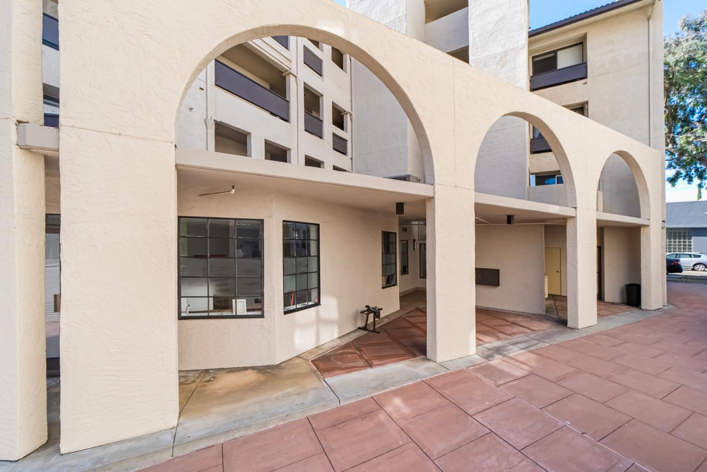 Detail Gallery Image 1 of 35 For 165 Forest Ave 2a,  Palo Alto,  CA 94301 - 2 Beds | 2 Baths