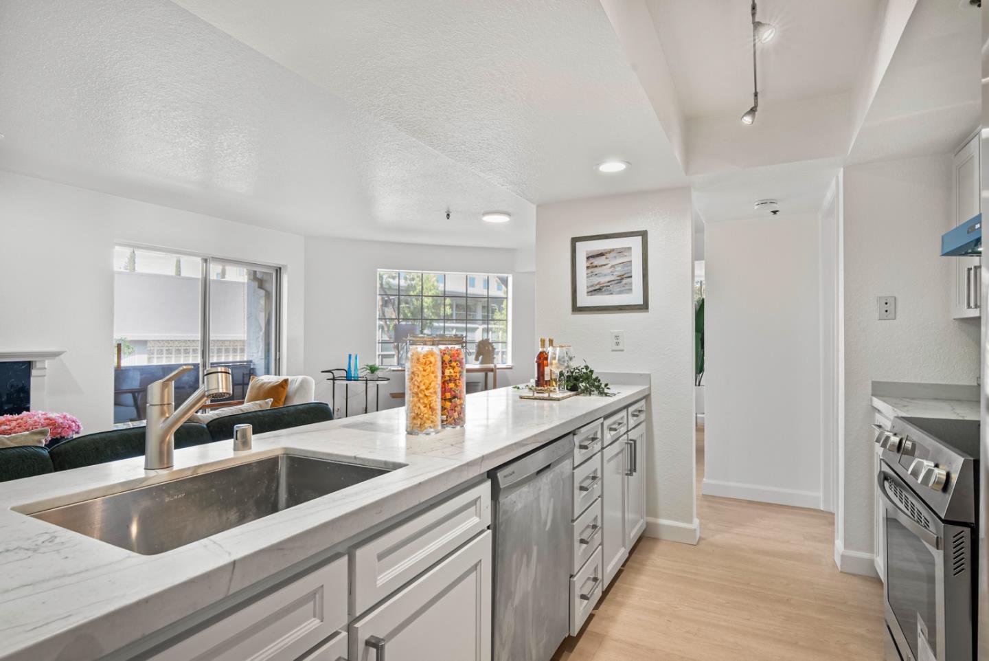 Detail Gallery Image 12 of 35 For 165 Forest Ave 2a,  Palo Alto,  CA 94301 - 2 Beds | 2 Baths