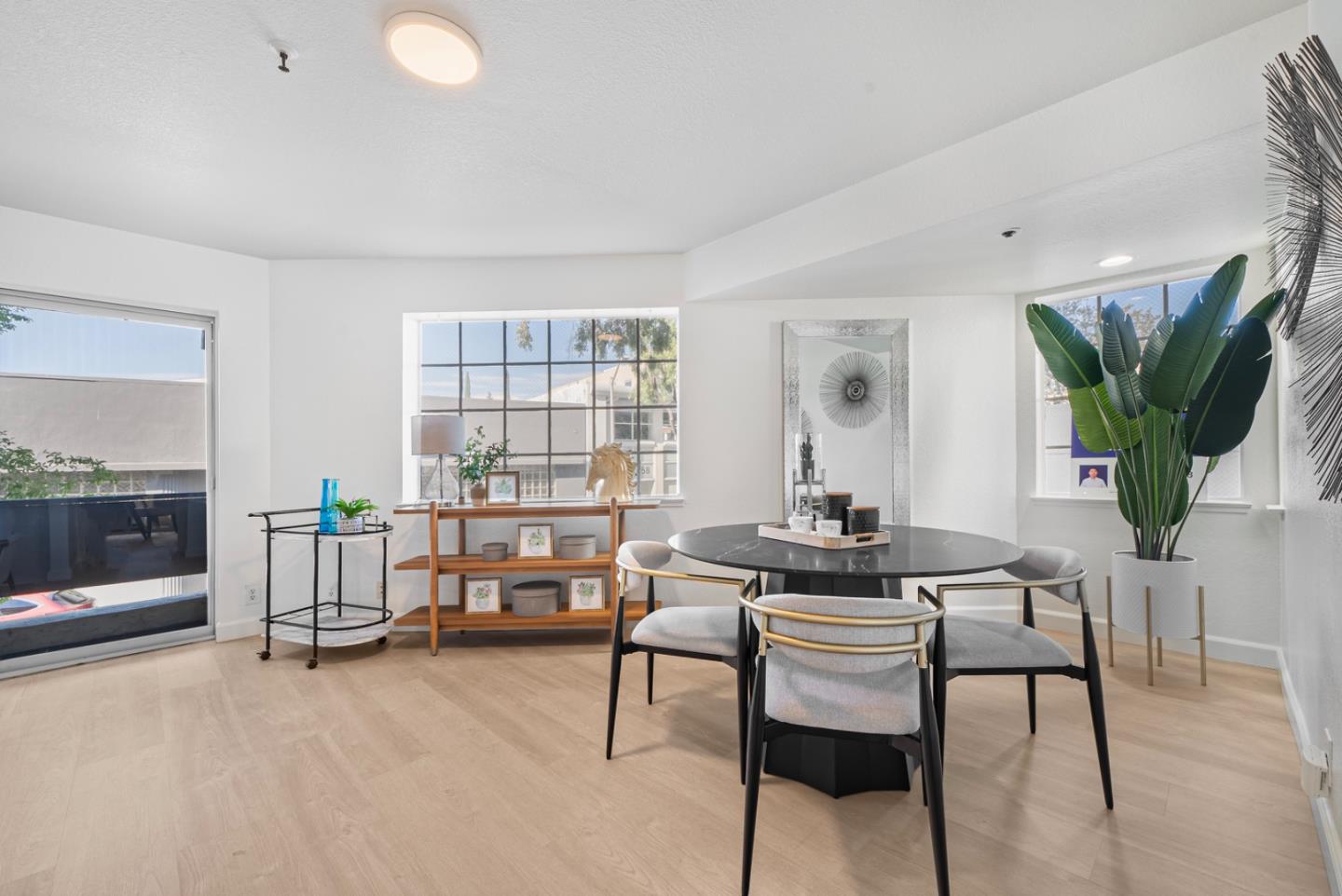 Detail Gallery Image 15 of 35 For 165 Forest Ave 2a,  Palo Alto,  CA 94301 - 2 Beds | 2 Baths