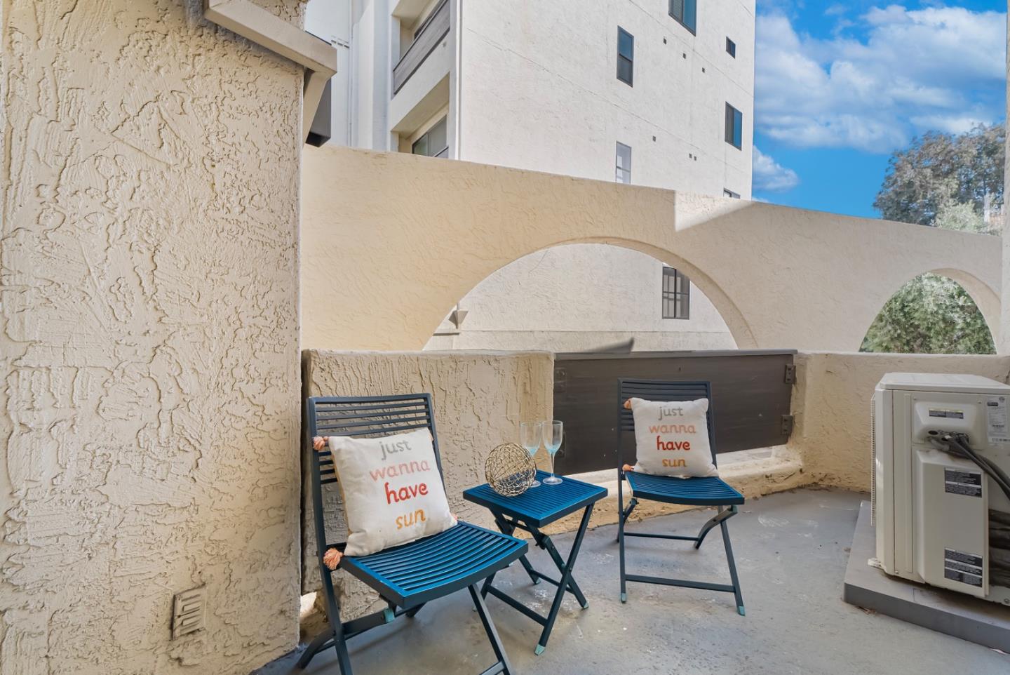 Detail Gallery Image 26 of 35 For 165 Forest Ave 2a,  Palo Alto,  CA 94301 - 2 Beds | 2 Baths