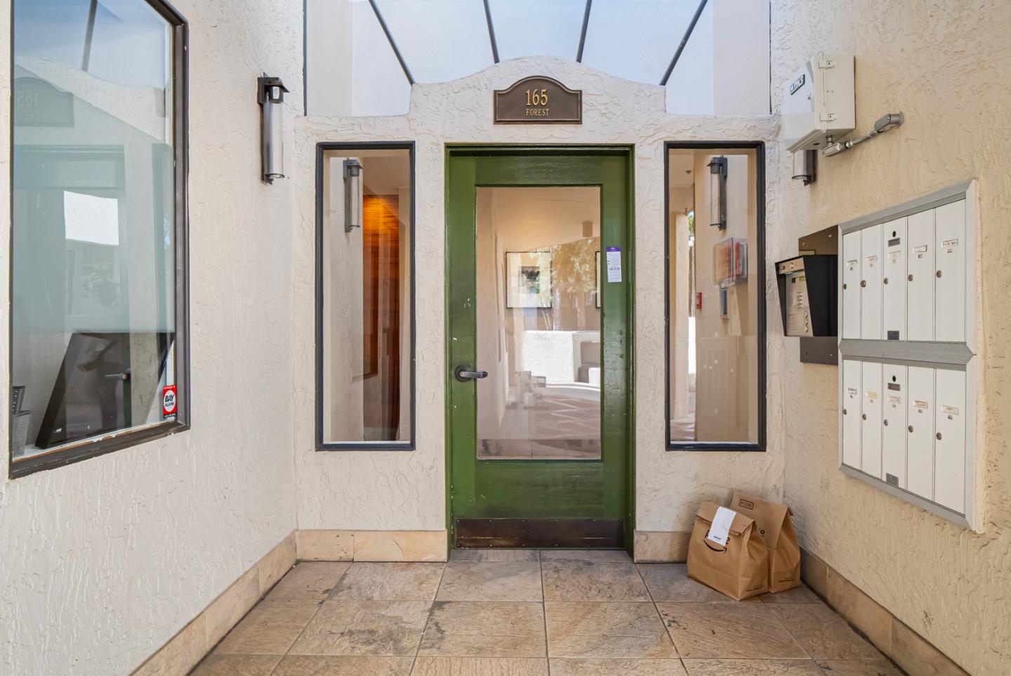 Detail Gallery Image 3 of 35 For 165 Forest Ave 2a,  Palo Alto,  CA 94301 - 2 Beds | 2 Baths