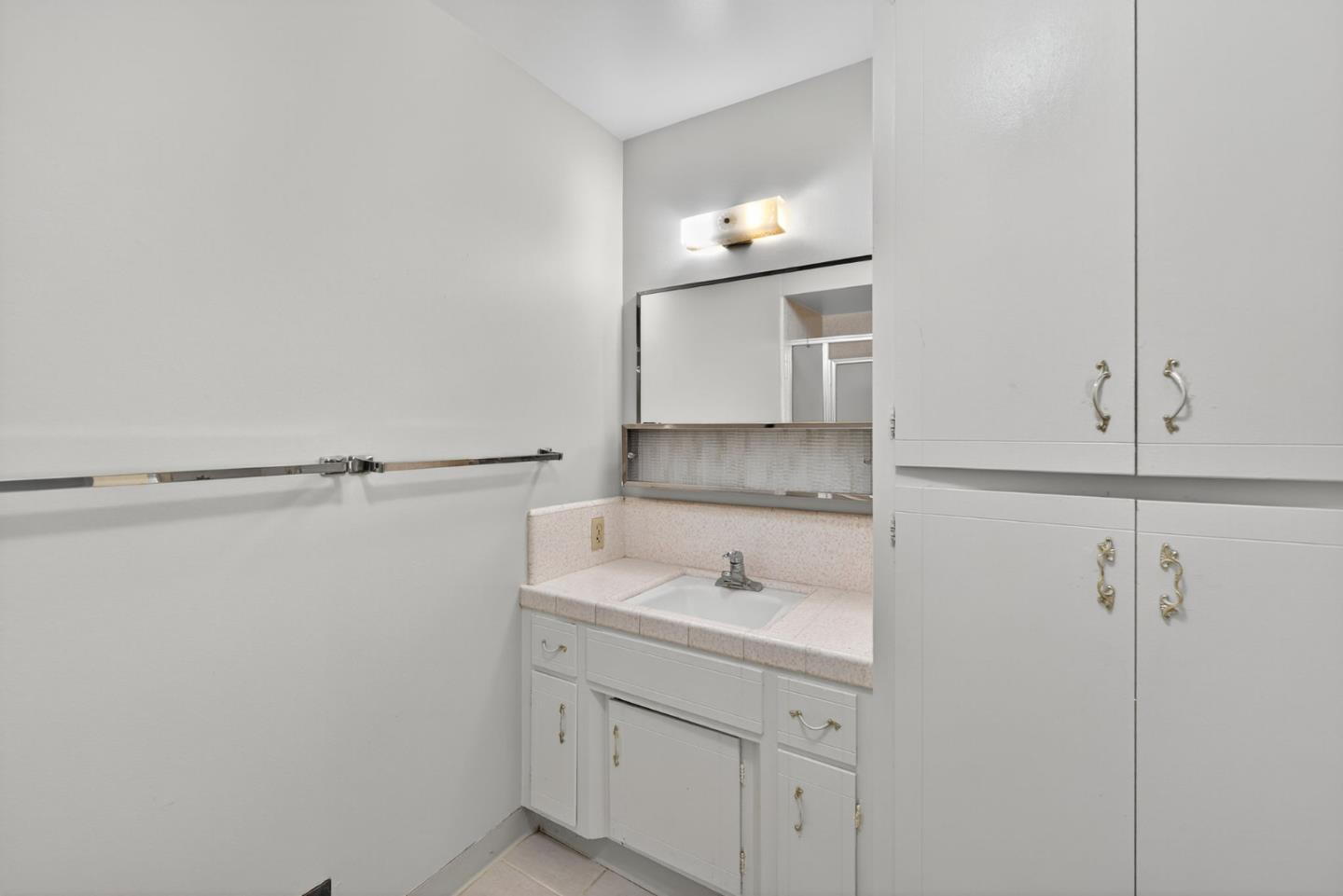 Detail Gallery Image 12 of 38 For 3129 Trinity Place, San Jose,  CA 95124 - – Beds | – Baths