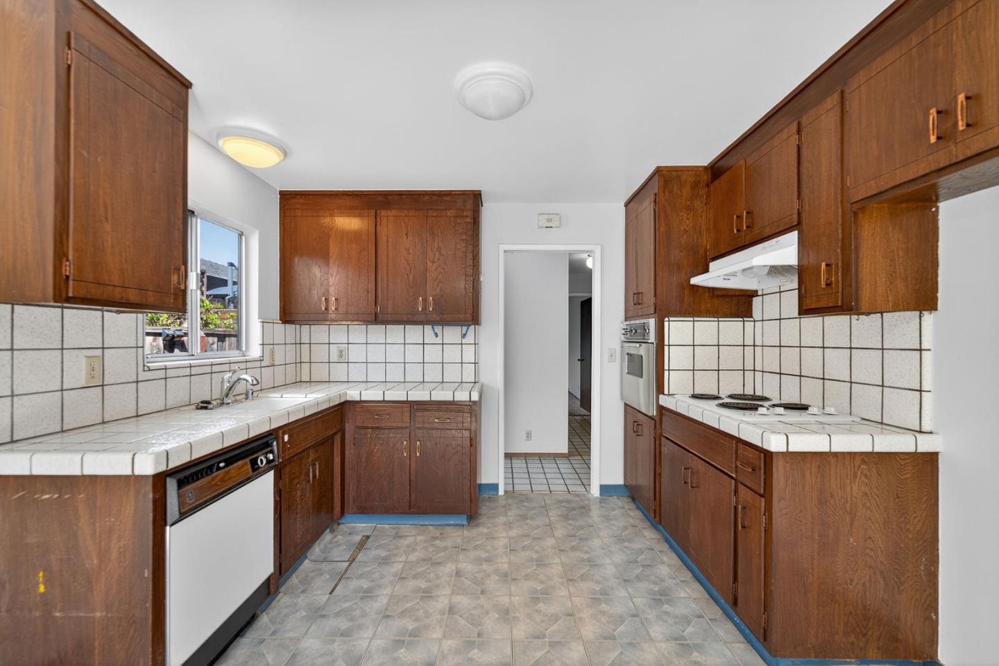 Detail Gallery Image 6 of 38 For 3129 Trinity Place, San Jose,  CA 95124 - – Beds | – Baths