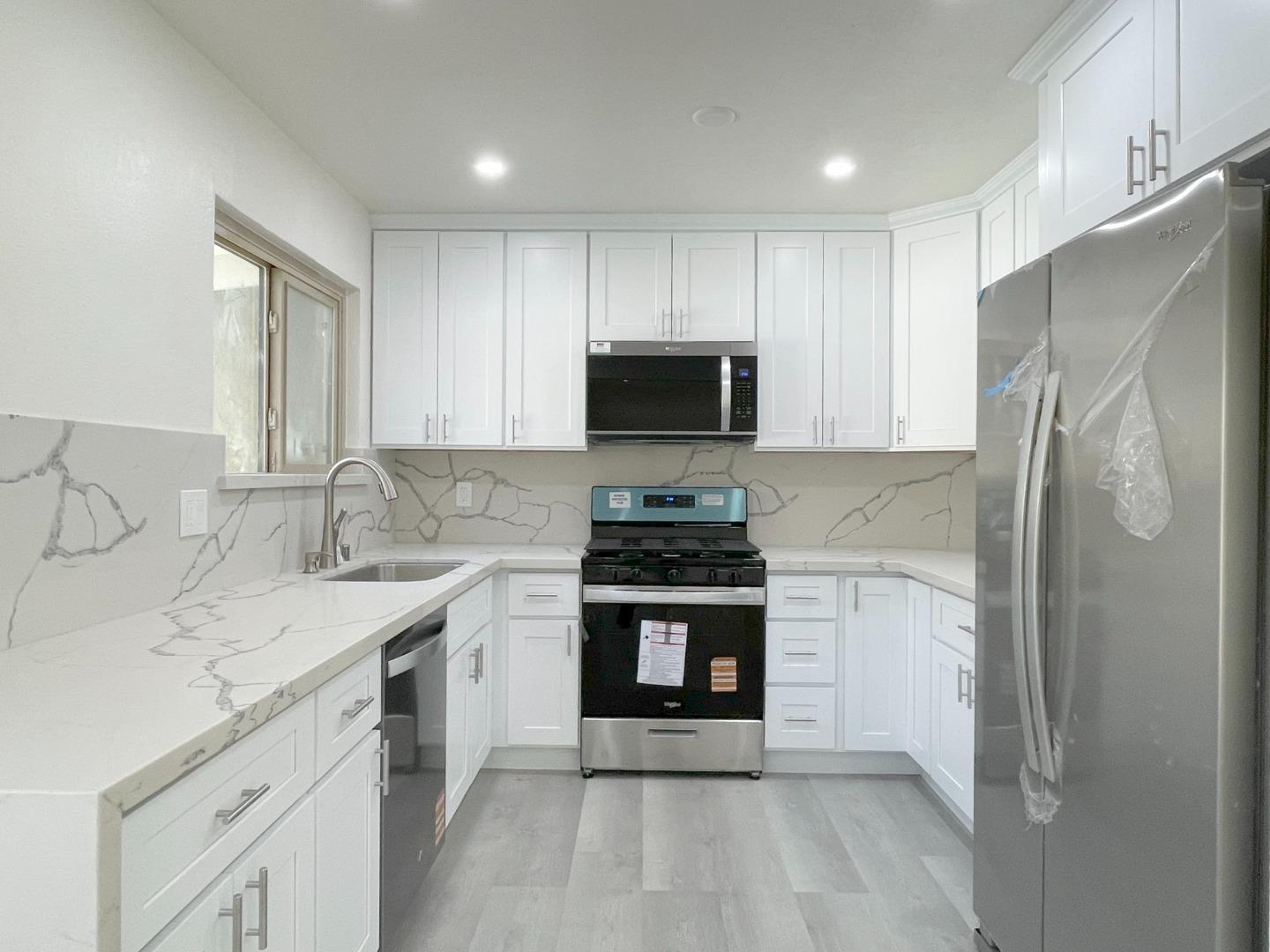 Detail Gallery Image 6 of 18 For 5070 Plaza Corona, Santa Clara,  CA 95054 - 3 Beds | 1/1 Baths