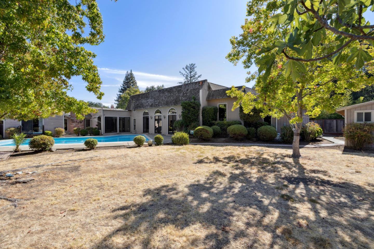 Detail Gallery Image 5 of 8 For 4080 Amaranta Ave, Palo Alto,  CA 94306 - 3 Beds | 5 Baths
