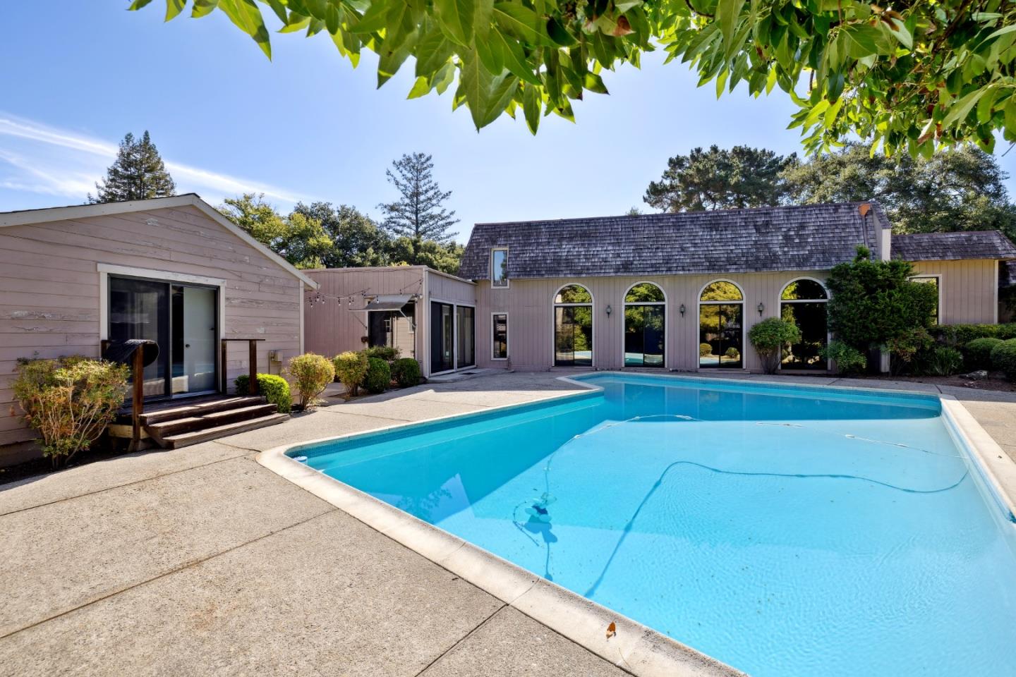 Detail Gallery Image 6 of 8 For 4080 Amaranta Ave, Palo Alto,  CA 94306 - 3 Beds | 5 Baths