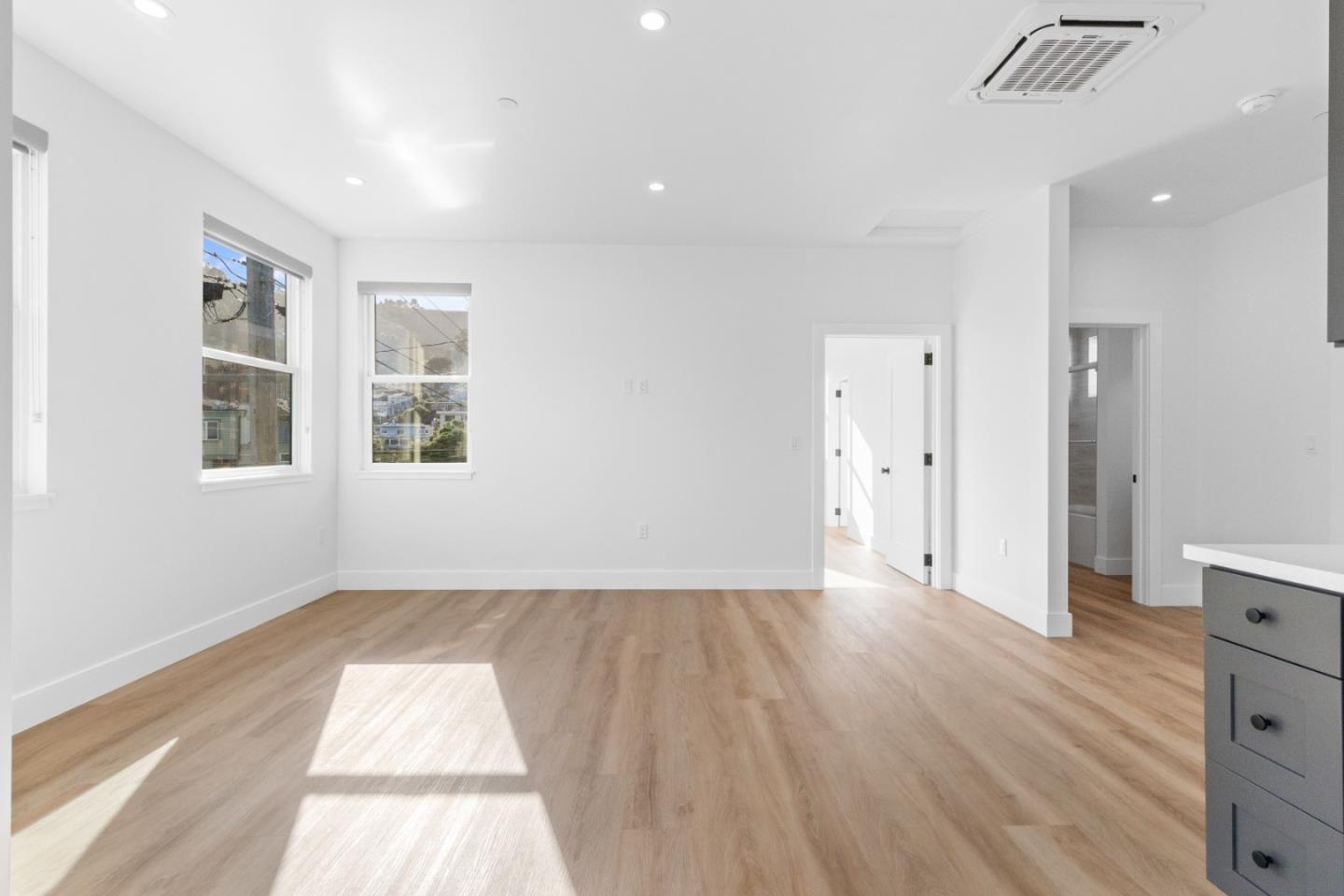 Detail Gallery Image 10 of 29 For 1200 Danmann #C,  Pacifica,  CA 94044 - 2 Beds | 1 Baths