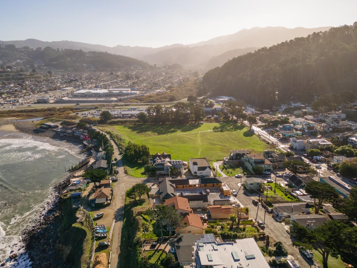 Detail Gallery Image 25 of 29 For 1200 Danmann #C,  Pacifica,  CA 94044 - 2 Beds | 1 Baths