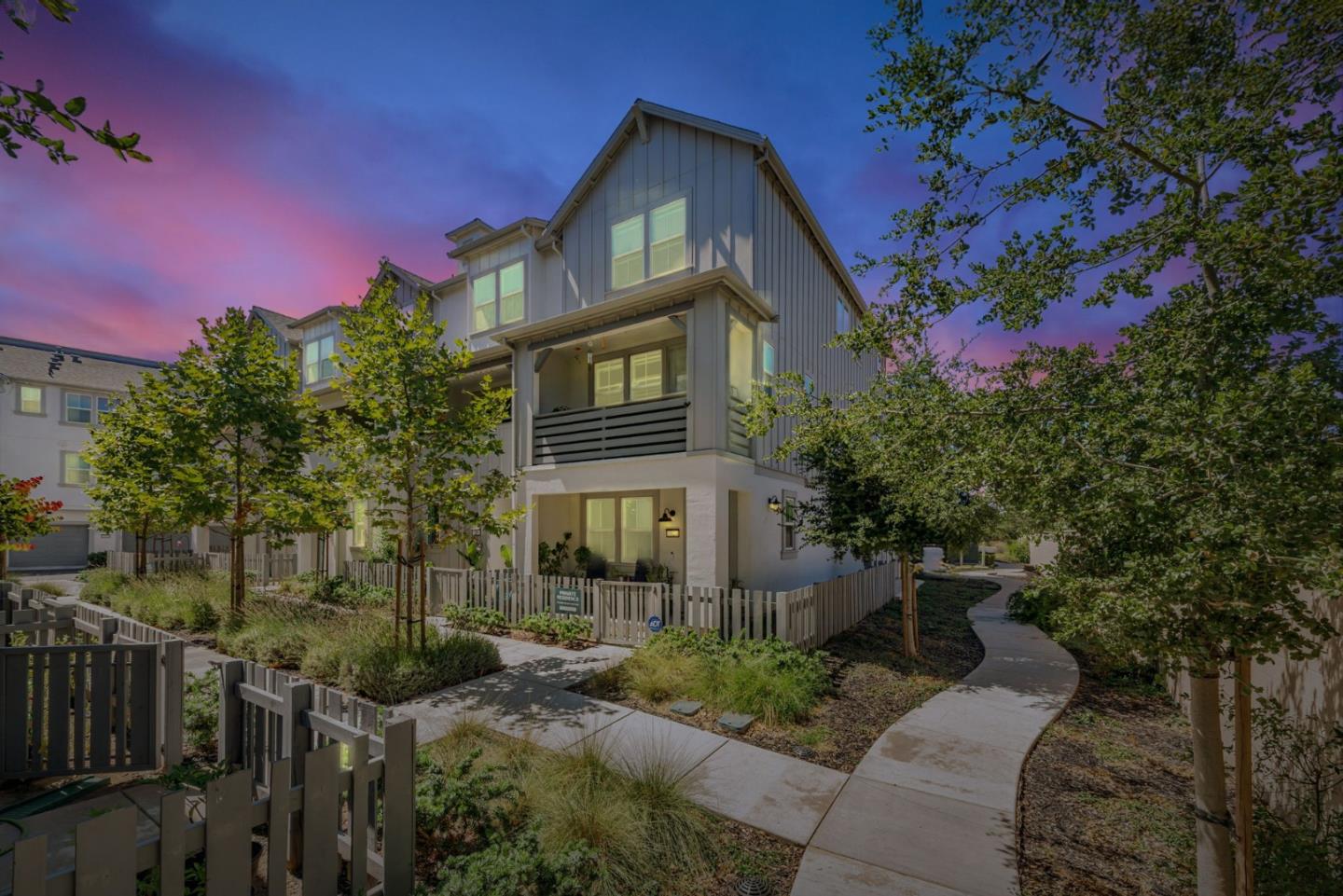 Detail Gallery Image 1 of 33 For 32 Seda Ln, Morgan Hill,  CA 95037 - 4 Beds | 4 Baths
