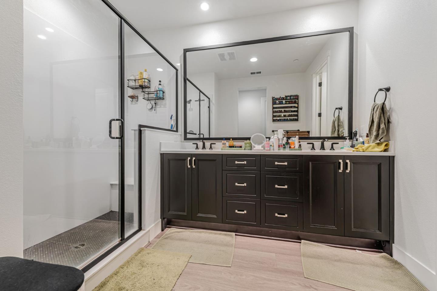 Detail Gallery Image 12 of 33 For 32 Seda Ln, Morgan Hill,  CA 95037 - 4 Beds | 4 Baths