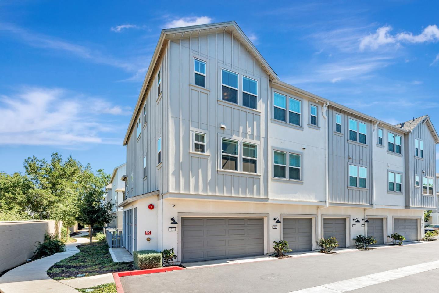 Detail Gallery Image 23 of 33 For 32 Seda Ln, Morgan Hill,  CA 95037 - 4 Beds | 4 Baths