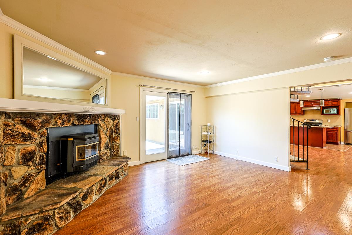 Detail Gallery Image 12 of 28 For 10697 Morengo Dr, Cupertino,  CA 95014 - 3 Beds | 2 Baths