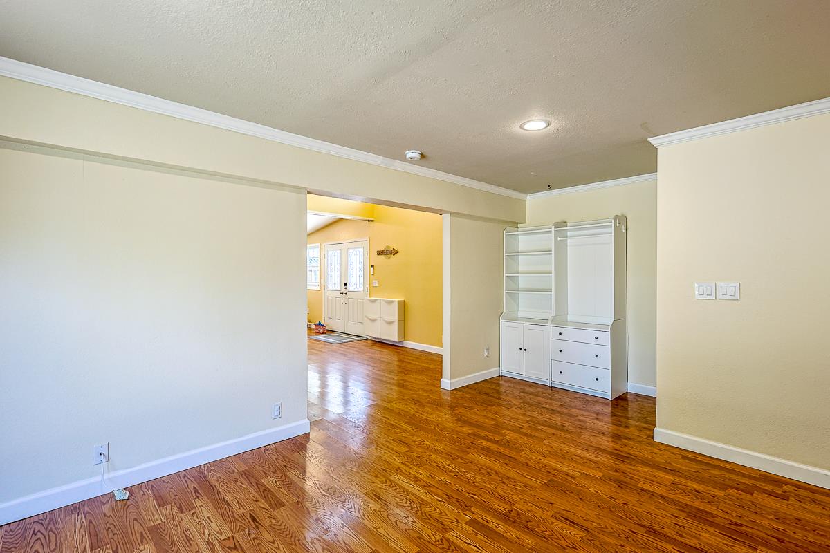 Detail Gallery Image 13 of 28 For 10697 Morengo Dr, Cupertino,  CA 95014 - 3 Beds | 2 Baths