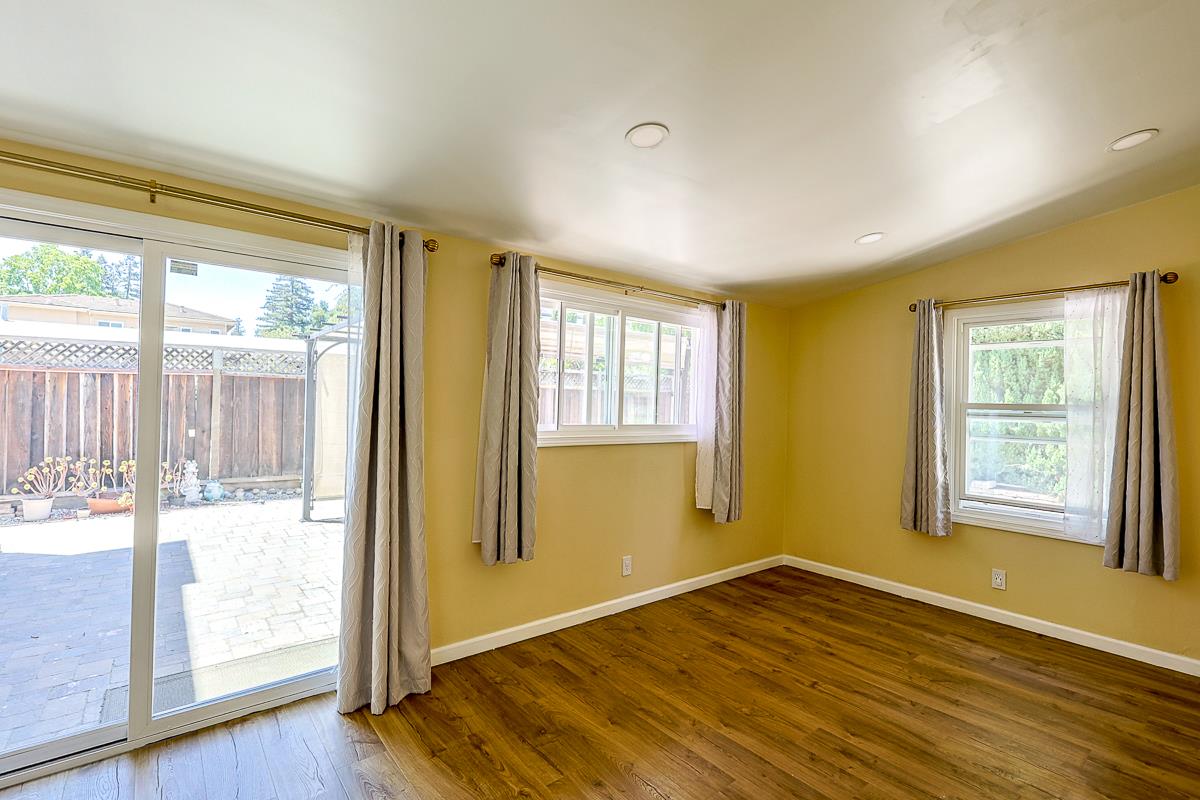 Detail Gallery Image 16 of 28 For 10697 Morengo Dr, Cupertino,  CA 95014 - 3 Beds | 2 Baths