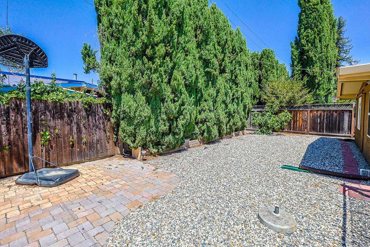Detail Gallery Image 27 of 28 For 10697 Morengo Dr, Cupertino,  CA 95014 - 3 Beds | 2 Baths